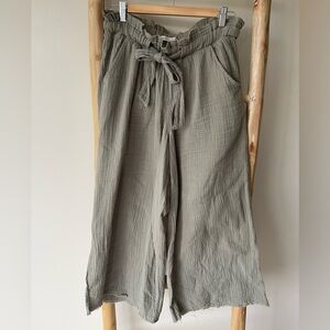 Sincerely Jules Sage Green Wide Leg Cropped Gauzy Paperbag Waist Tie Pants M